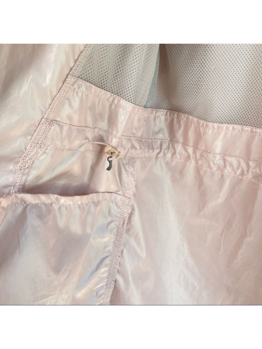 MEC Travel Light Jacket Hooded Rain Jacket Powder Rose Medium - Picture 6 of 11